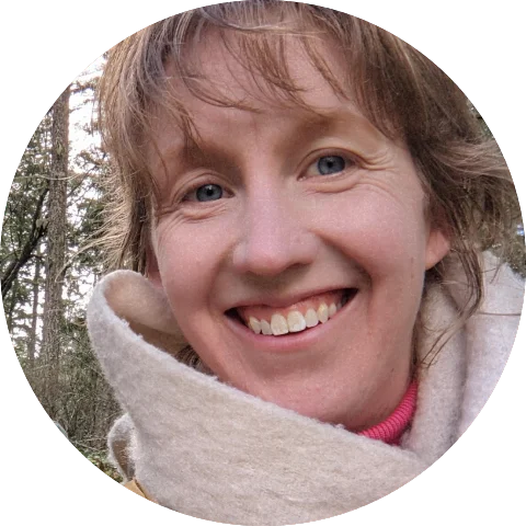 Elyse, parent and creator of kid-tested handwriting activities and printables